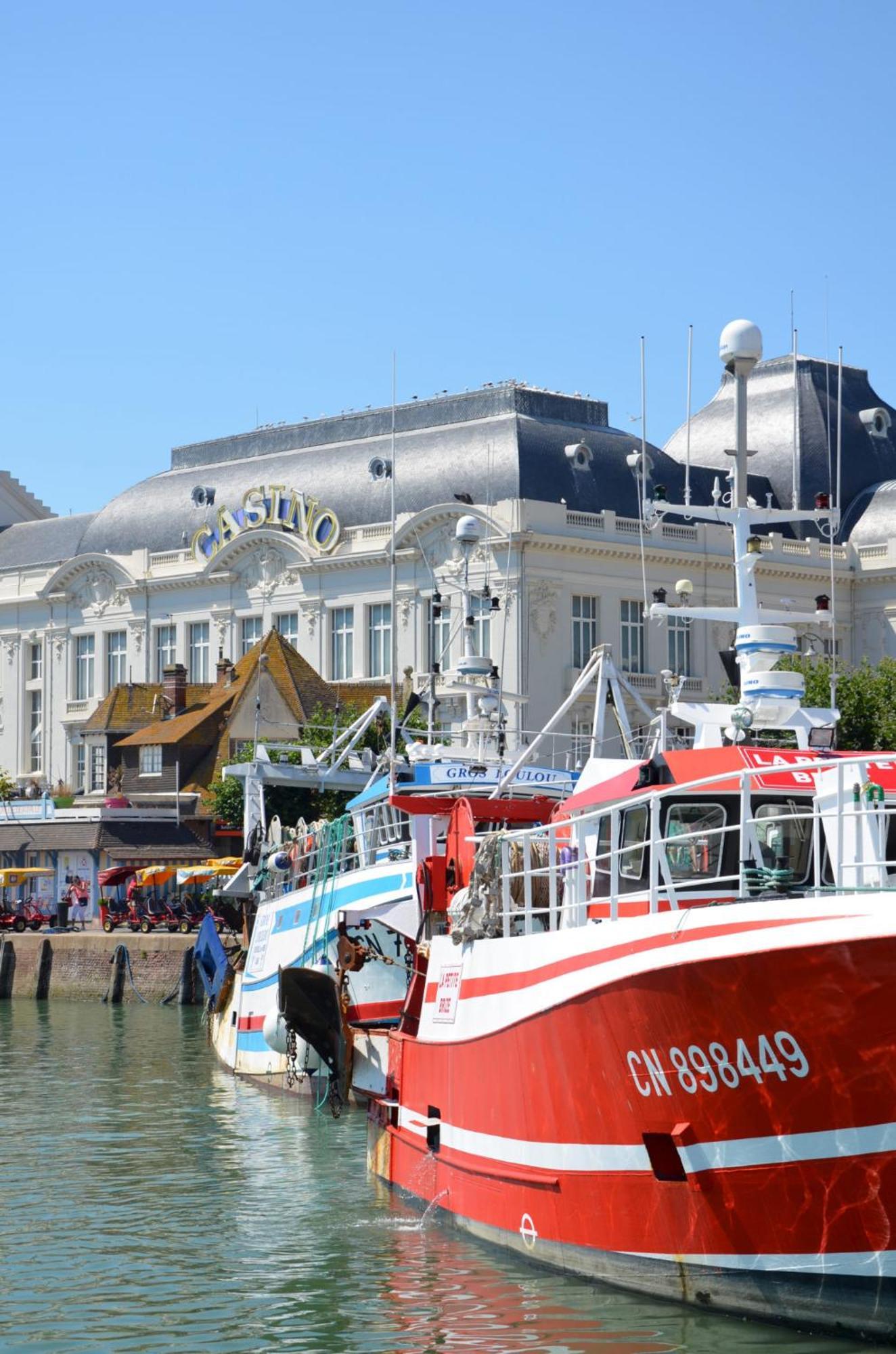 Le Trouville - Hotel De Charme Екстер'єр фото