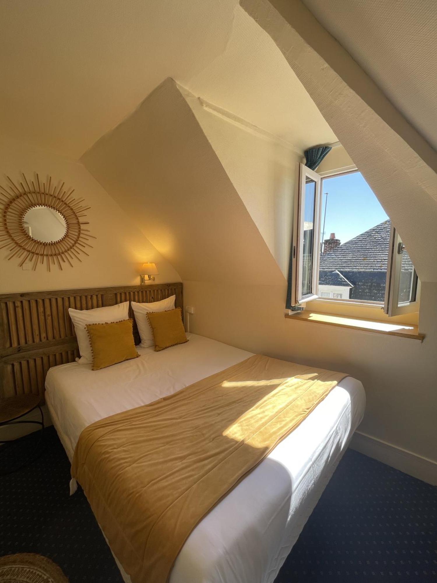 Le Trouville - Hotel De Charme Екстер'єр фото