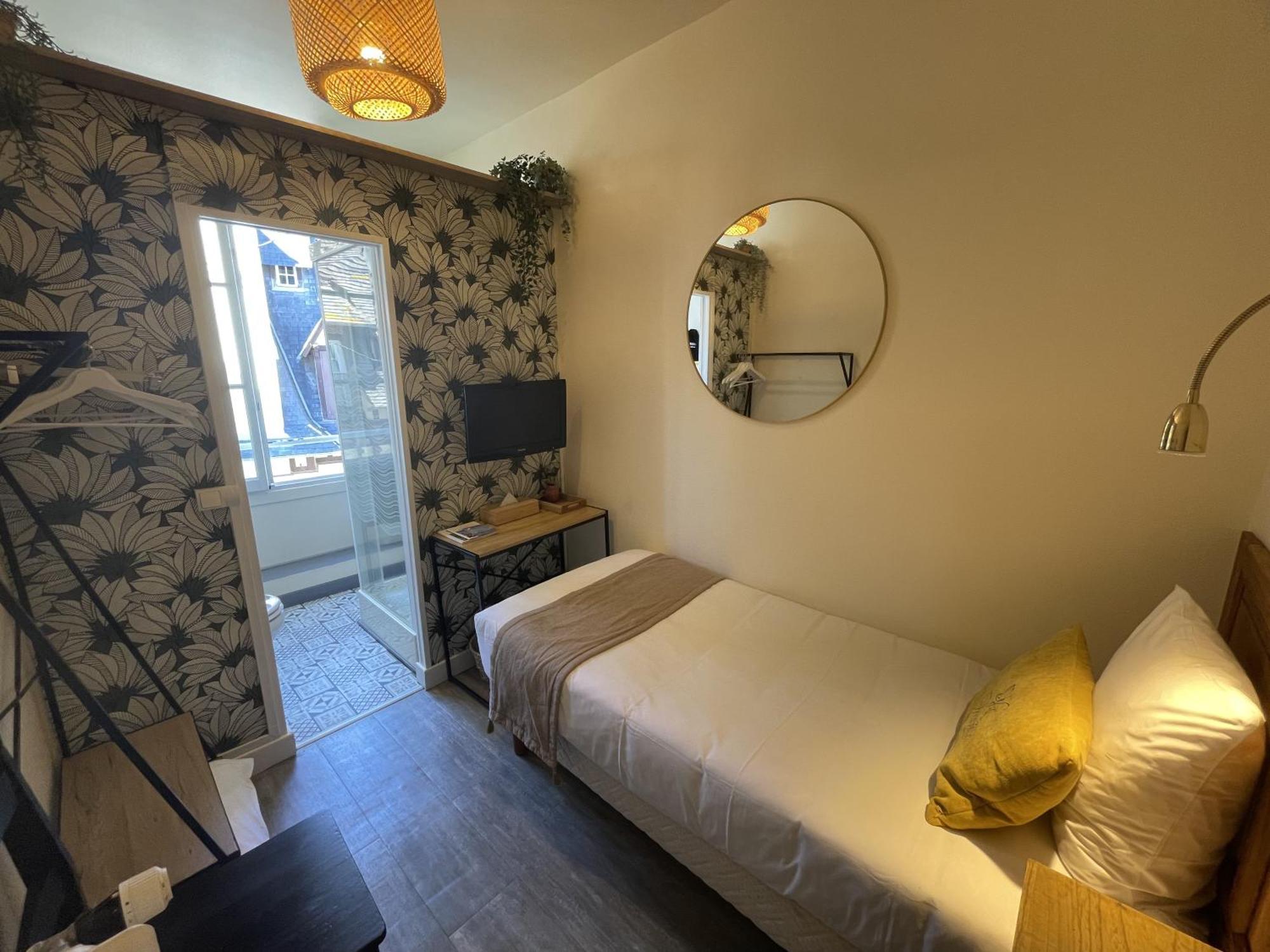 Le Trouville - Hotel De Charme Екстер'єр фото