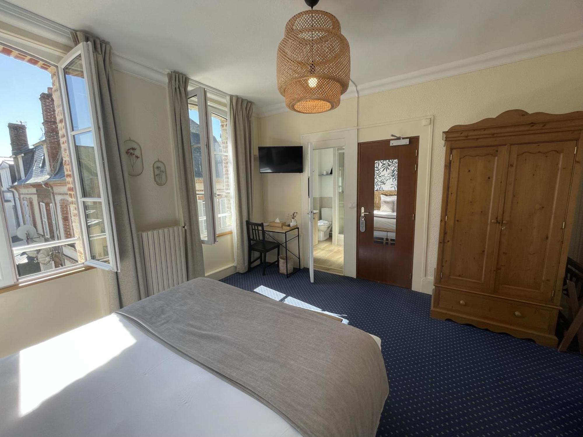 Le Trouville - Hotel De Charme Екстер'єр фото