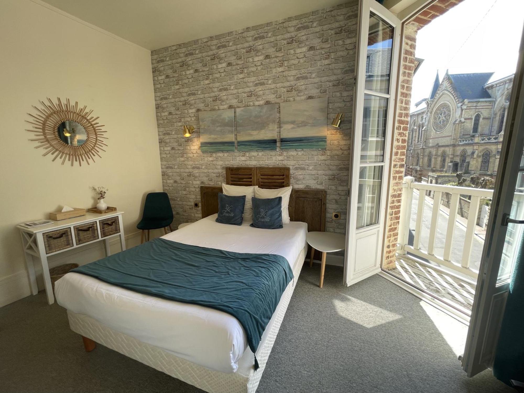 Le Trouville - Hotel De Charme Екстер'єр фото