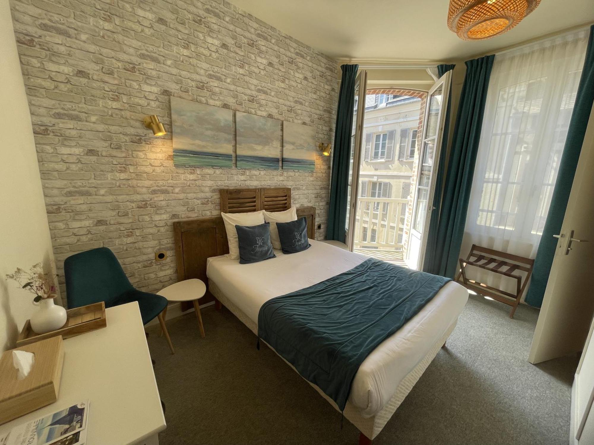 Le Trouville - Hotel De Charme Екстер'єр фото